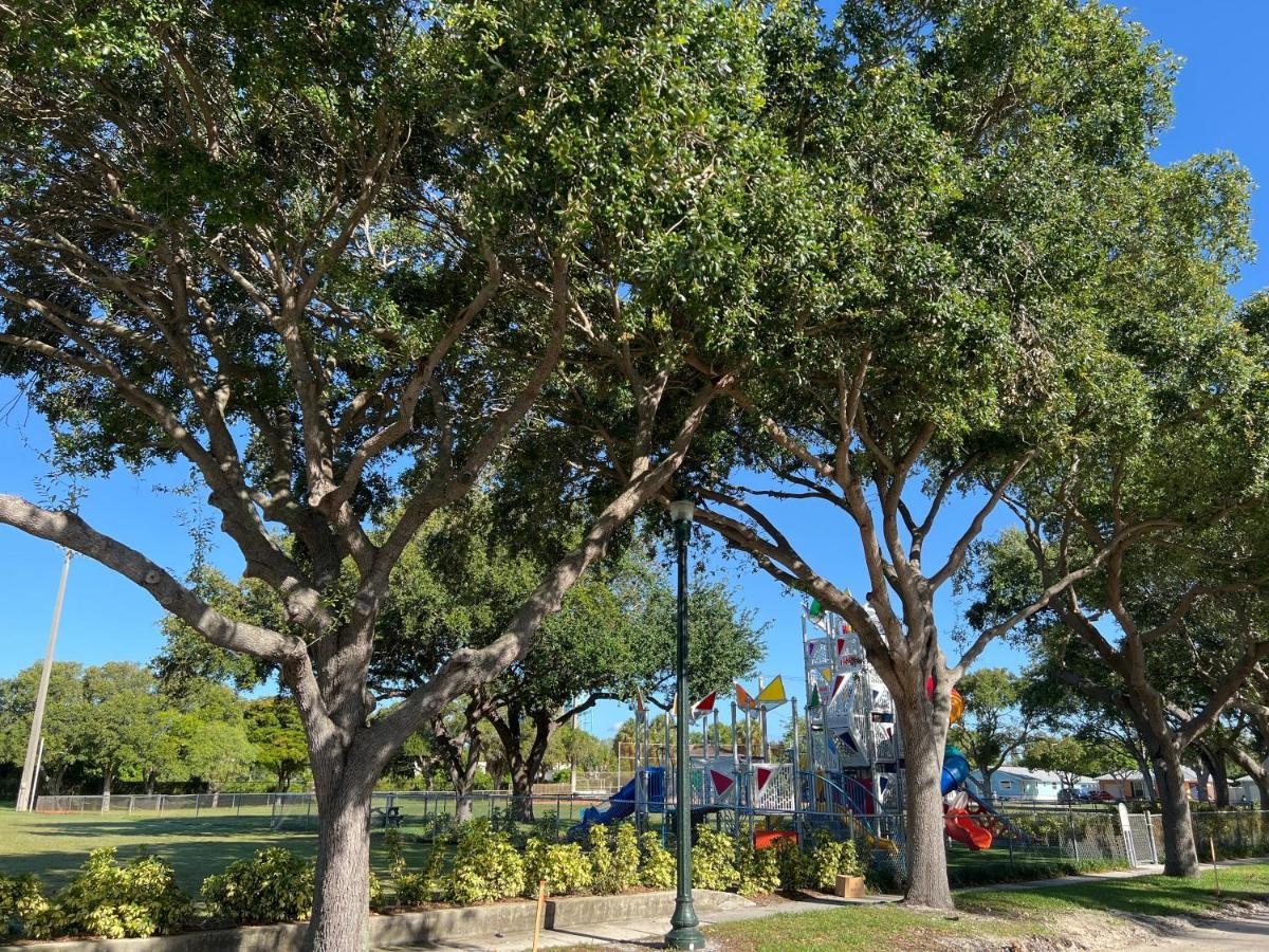 Cozy Studio Near Atlantic Ave W/Private Patio Apartment Delray Beach Luaran gambar